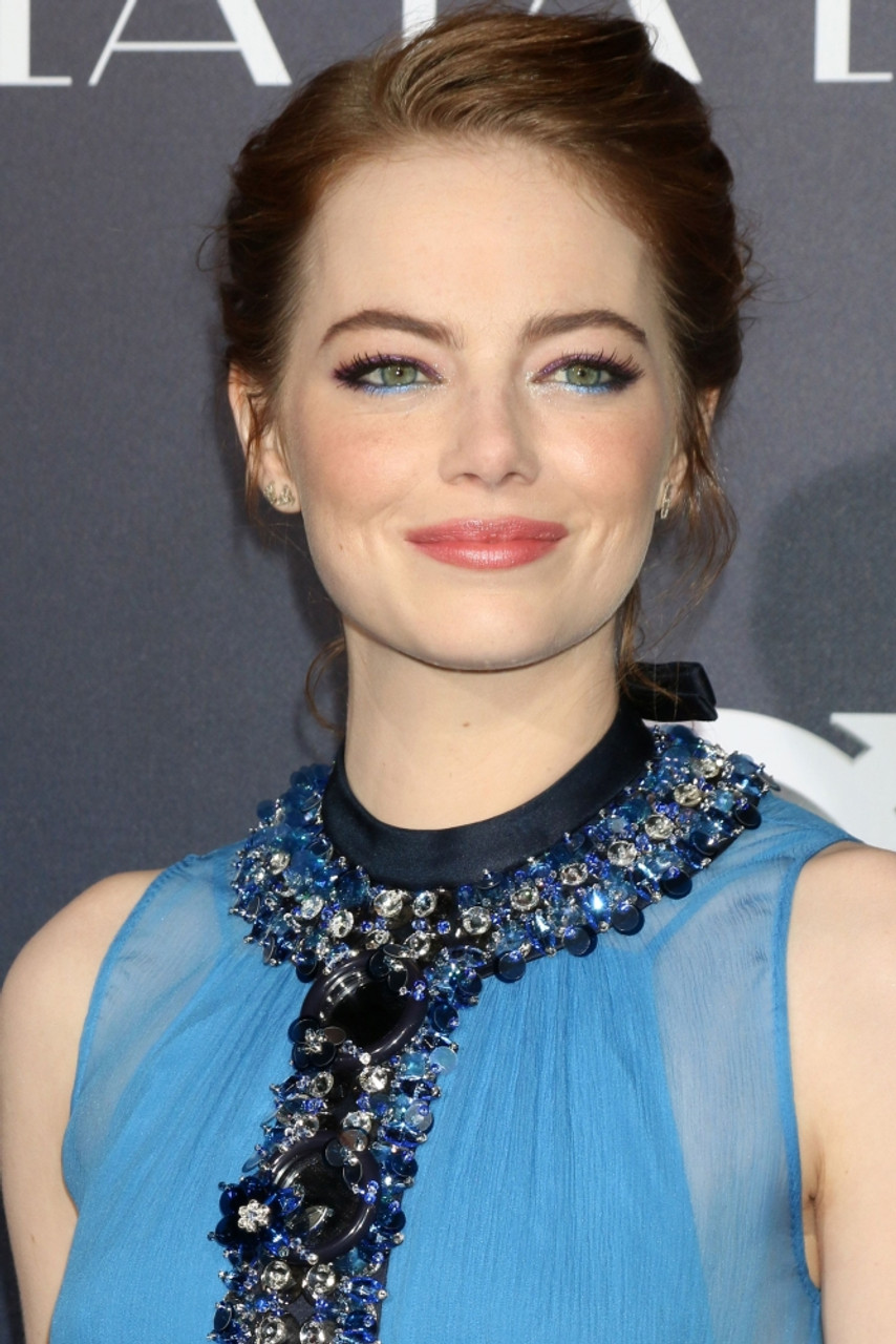 Emma Stone At Arrivals For La La Land ...